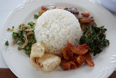 WARUNG BABI MERDEKA KARYA REBO DENPASAR