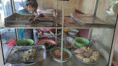 WARUNG NASI MEN RENDA