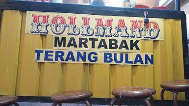 HOLLMAND MARTABAK & TERANG BULAN