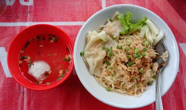 WARUNG YAMMIE PANGSIT BALI - HALAL