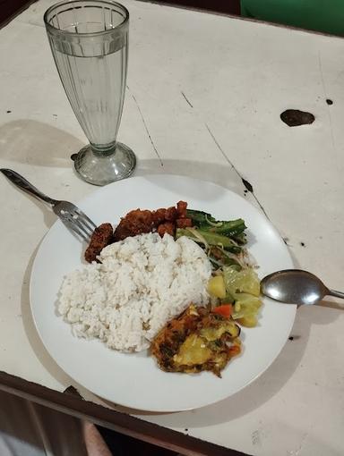 DAUN SALAM VEGETARIAN