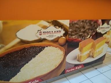 HOLLAND MARTABAK TERANG BULAN - BULUH INDAH