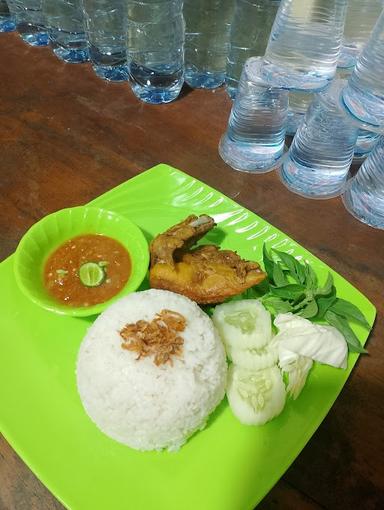 WARUNG IKA NASI GORENG