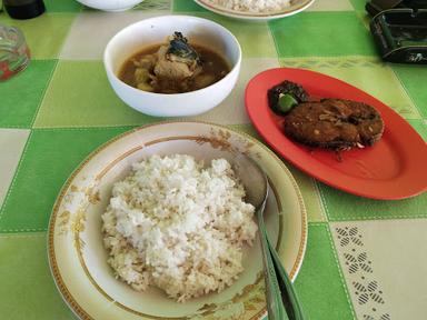 WARUNG LEMBONGAN SOP KEPALA IKAN