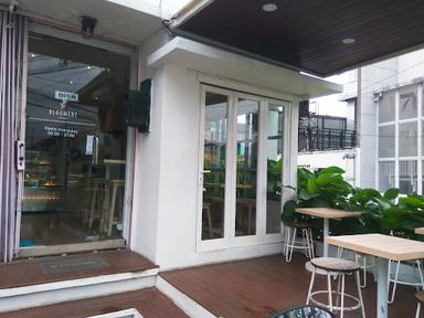 BLOOMERY CAKE & PATISSERIE JAKAL - YOGYAKARTA