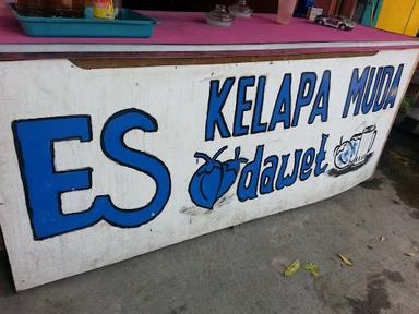 ES KELAPA MUDA MBAK BUNGA