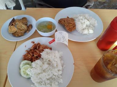 AYAM GEPREK HARA CHICKEN