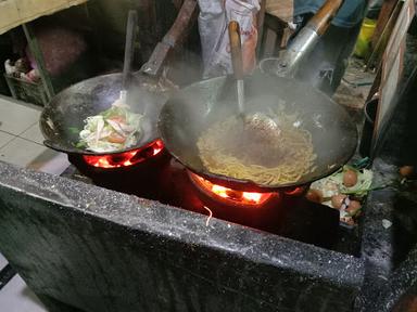 BAKMI JOWO & WEDANG RONDE SORRINGIN PAK YONO