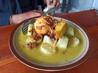 LONTONG SAYUR PADANG UDA GEN