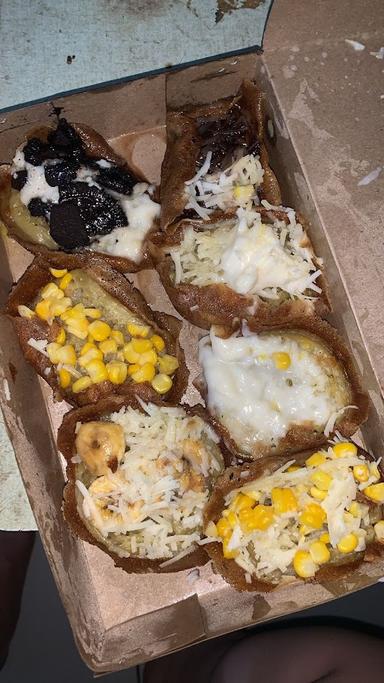 MARTABAK MINI KAJEK SEWU CONDONGCATUR