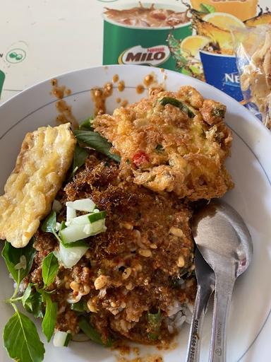 PECEL MADIUN & NASI RAWON