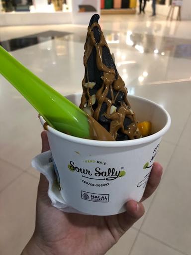 SOUR SALLY PAKUWON MALL