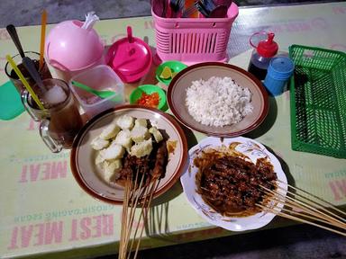 WARUNG SATE AYAM DAN KAMBING PAK RAHMAN ASLI MADURA