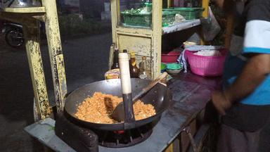 NASI DAN MIE GORENG PAK BARI