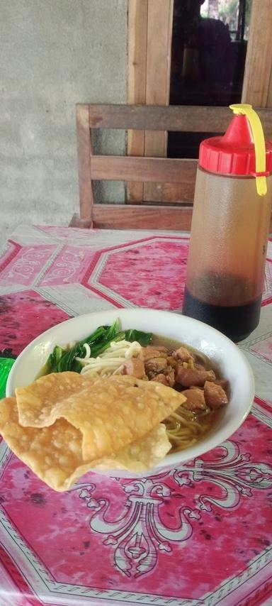 MIE AYAM SPESIAL MAMA YANTI