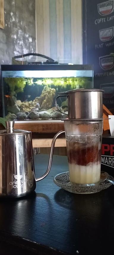 DOMCY COFFEE & WARUNG DOMCY