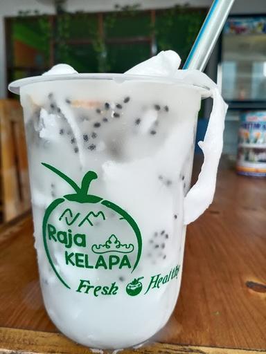 ES RAJA KELAPA & DAWET