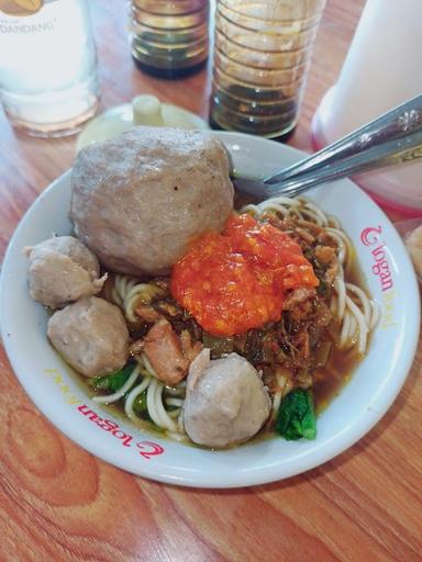 BAKSO MIE AYAM CAK NARDI