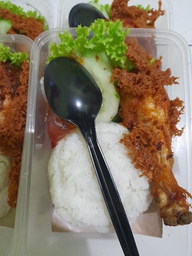 LONTONG SAYUR DAN NASI PADANG