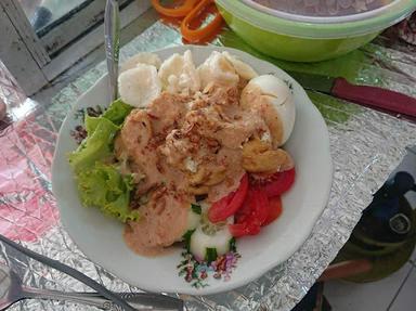 BAKSO KIKIL DAN MIE AYAM TIGA BERSAUDARA