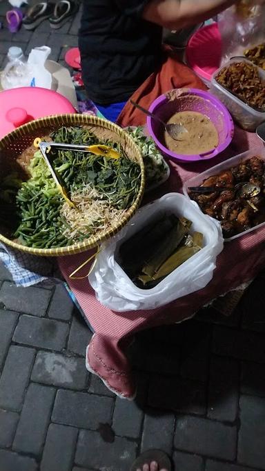 NASI PECEL KHAS MADIUN MAMAKEK