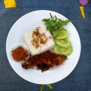 NASI UDUK AYAM LAOS