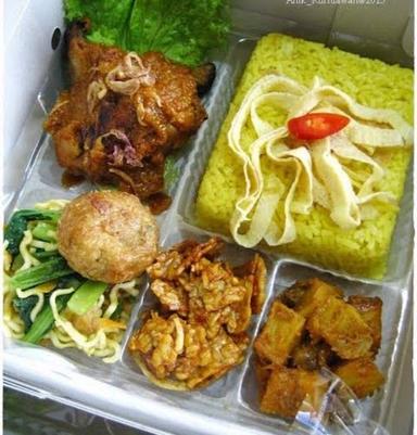 WARUNG NASI INUL / GOYANG DONK