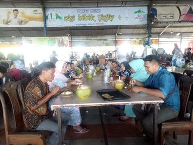 WARUNG POJOK