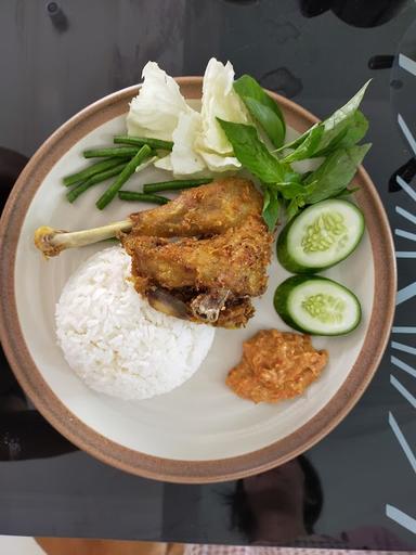 AYAM GORENG NM