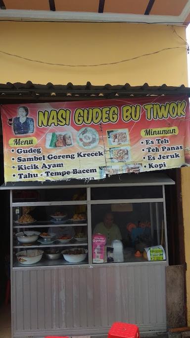 NASI GUDEG BU TIWOK