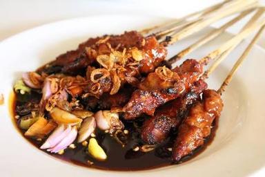 SATE AYAM CAK MUN