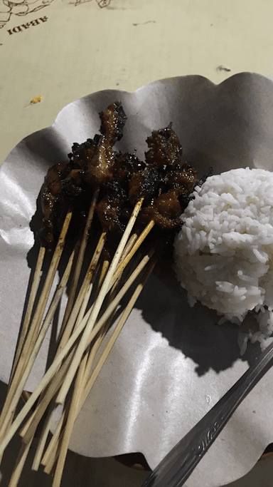 SATE BABI BAWAH POHON BLI KAWE