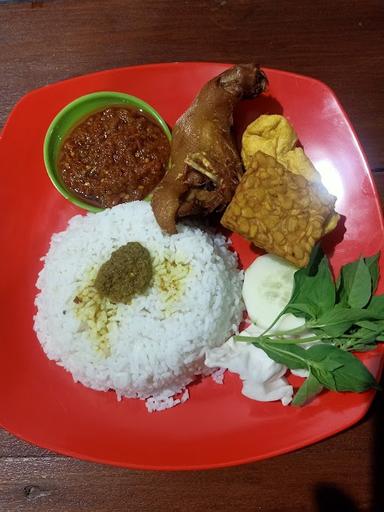 A4 SPECIAL BEBEK & AYAM GORENG