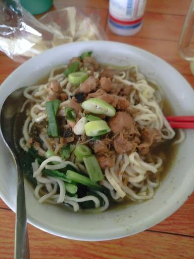 BAKSO DAN MIE AYAM  SINDEN WONOGIRI