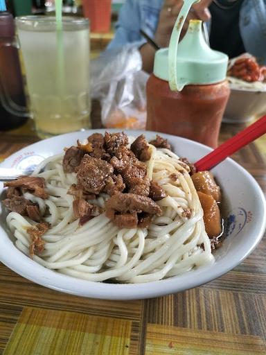 MIE AYAM BAKSO MIROSO