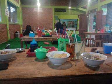 MIE BAKSO JUMARI JAPUNAN