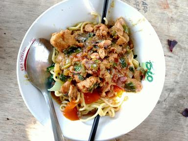 MIE AYAM BASO IBU ASIAH