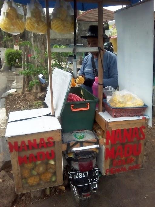 NANAS BELIK MANG BONDAN