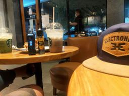 Photo's Starbucks - Pondok Bambu