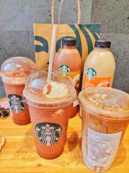 Photo's Starbucks - Pondok Bambu