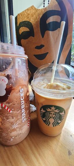 Photo's Starbucks - Pondok Bambu