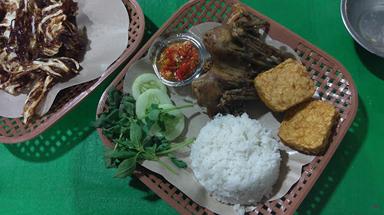 BEBEKOE BEBEK GORENG SAMBEL KOREK