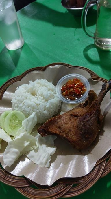 BEBEKOE BEBEK GORENG SAMBEL KOREK