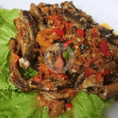 BELUT & AYAM PENYET MBOK IYEM