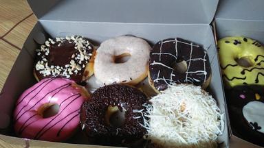 DOKARTER DONUTS