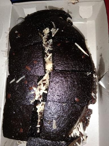 MARTABAK AIDOLAI PONDOK KELAPA