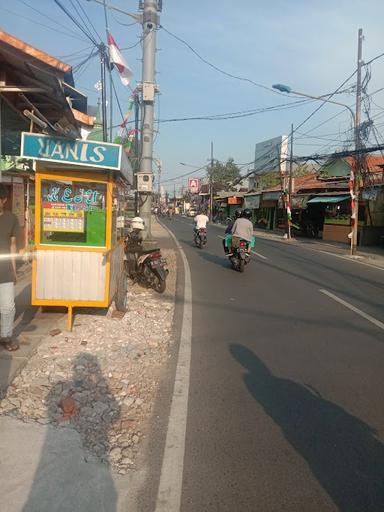 MARTABAK FAVORIT RUDI ORTEGA, DERMAGA