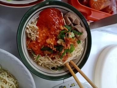 MIE AYAM & BAKSO KERIKIL