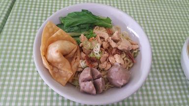 MIE AYAM & BAKSO MALANG SEHATI (SEHAT HALAL PAS DIHATI)