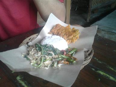 WARUNG MAKAN D'TIO